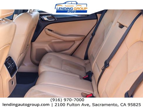 Used 2018 Porsche Macan image 17