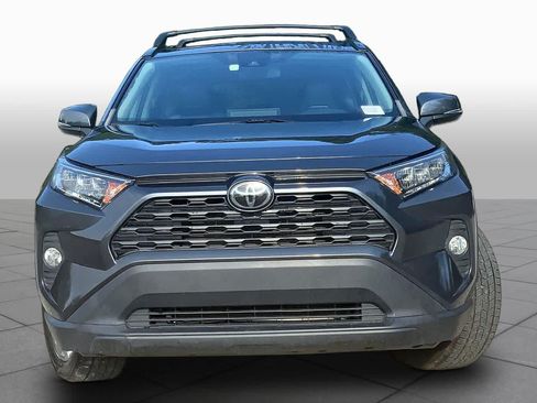 Used 2021 Toyota RAV4 XLE Premium FWD image 4