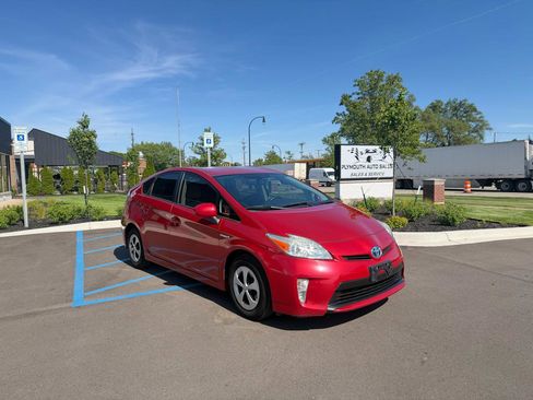 Used 2014 Toyota Prius Four FWD image 3