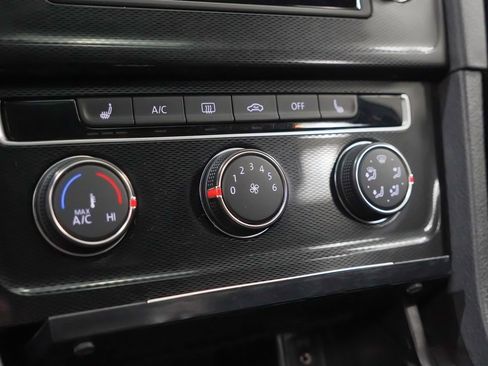 Used 2016 Volkswagen GTI SE image 30