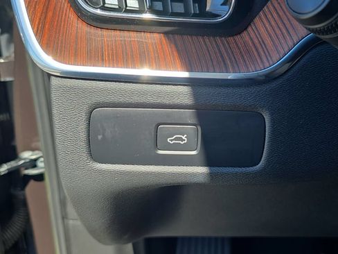 Used 2023 Volvo XC60 B5 Ultimate FWD image 29