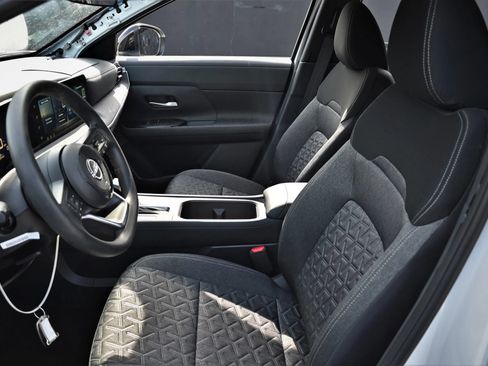 Used 2026 Nissan Kicks SV AWD/4WD image 11