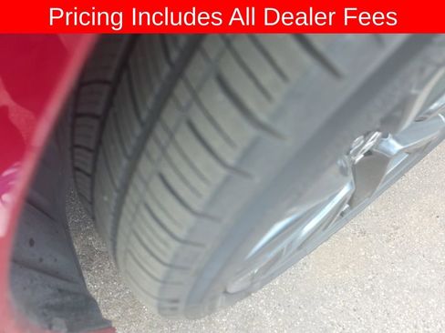 Used 2025 Toyota Corolla SE FWD image 3