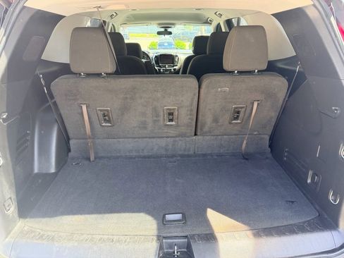 Used 2019 Chevrolet Traverse LT w/ LPO, Floor Liner Package AWD/4WD image 14