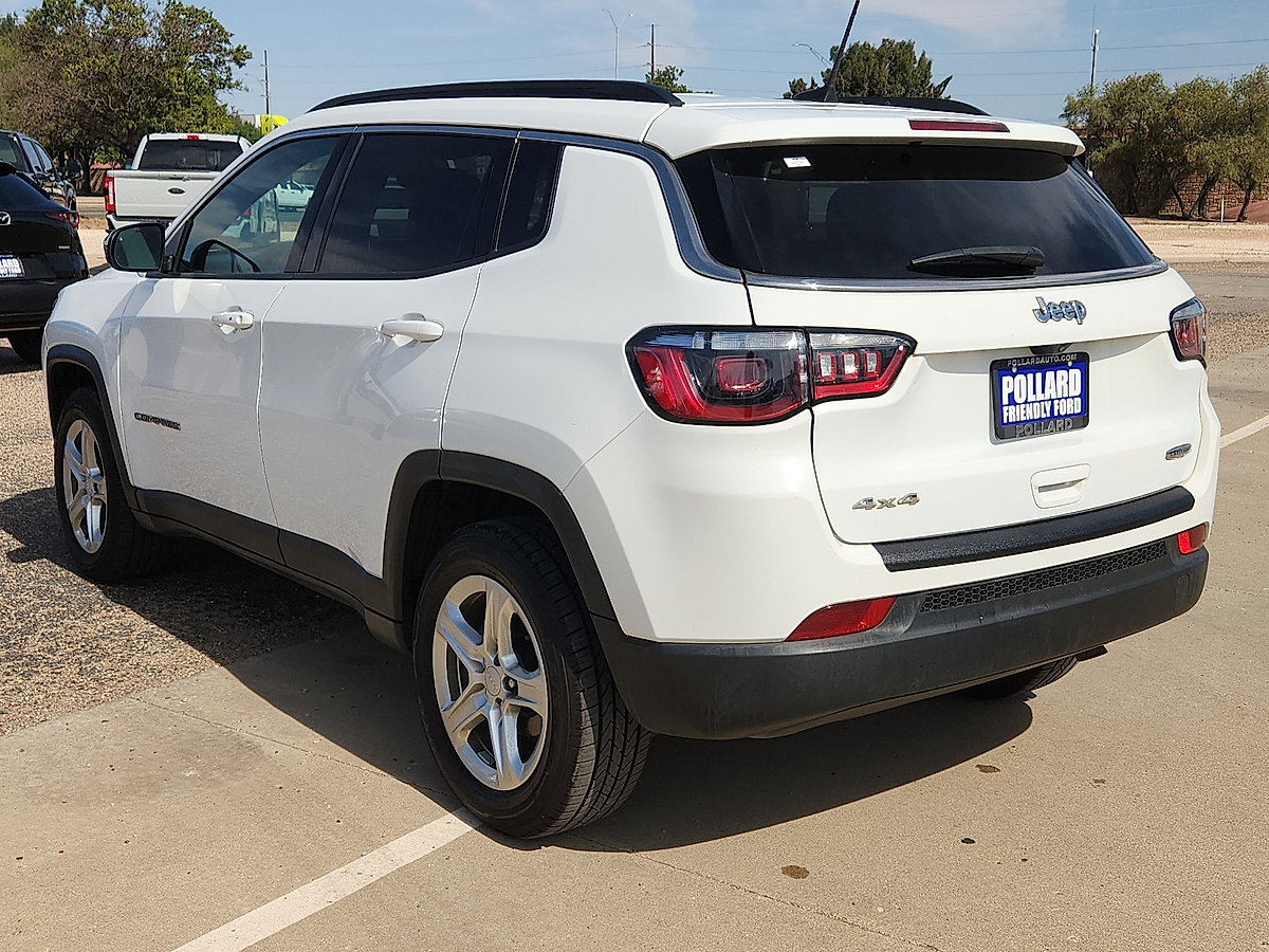 Used 2023 Jeep Compass Latitude AWD/4WD image 2
