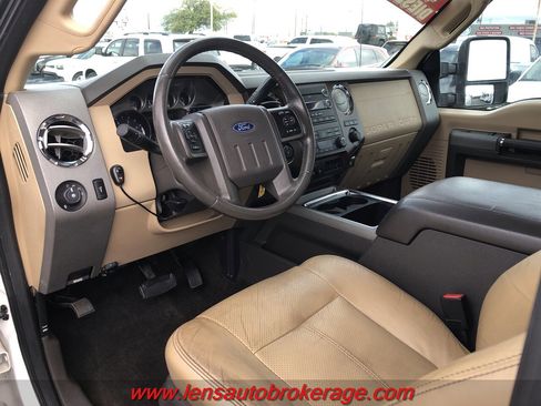 Used 2011 Ford F250 Lariat w/ Lariat Interior Pkg image 10