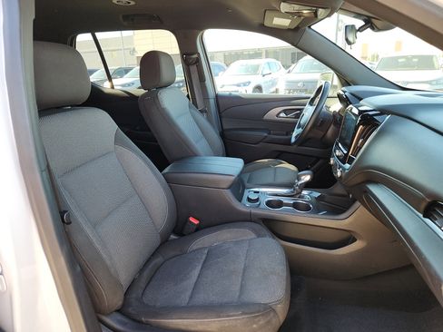 Used 2023 Chevrolet Traverse LT image 15