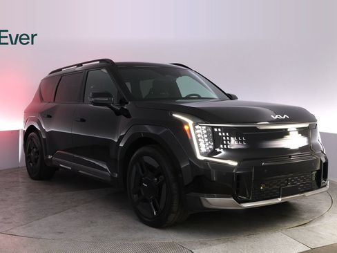 Used 2024 Kia EV9 GT-Line AWD/4WD image 13