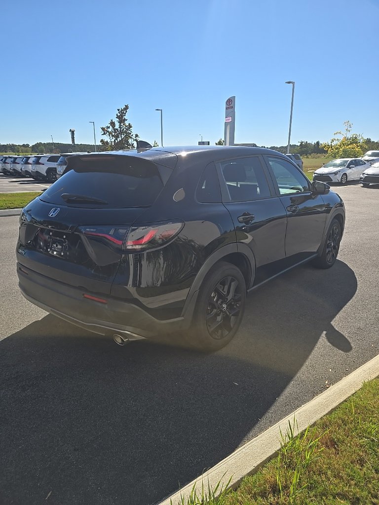 Used 2024 Honda HR-V Sport image 3