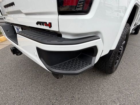 Used 2024 GMC Sierra 2500 AT4 w/ AT4 Premium Plus Package image 9