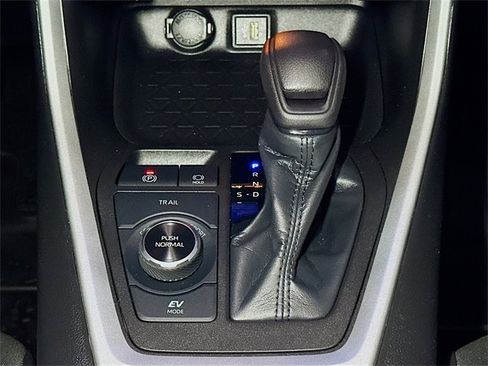 Used 2023 Toyota RAV4 AWD Hybrid image 31