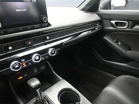 Used 2023 Honda Civic Sport image 28