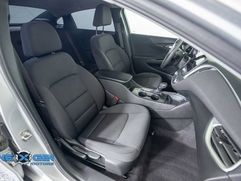 Used 2022 Chevrolet Malibu LT FWD image 42