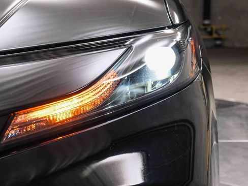 Used 2025 Toyota Camry LE w/ Convenience Package image 11