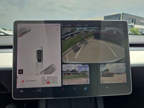 Used 2022 Tesla Model Y Long Range AWD/4WD image 27