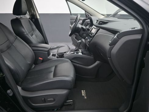 Used 2022 Nissan Rogue Sport SL w/ Premium Package image 22