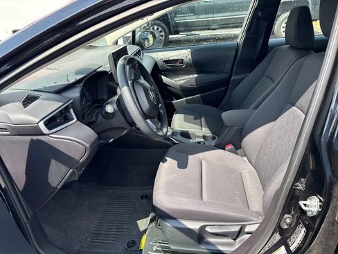 Used 2025 Toyota Corolla LE FWD image 7