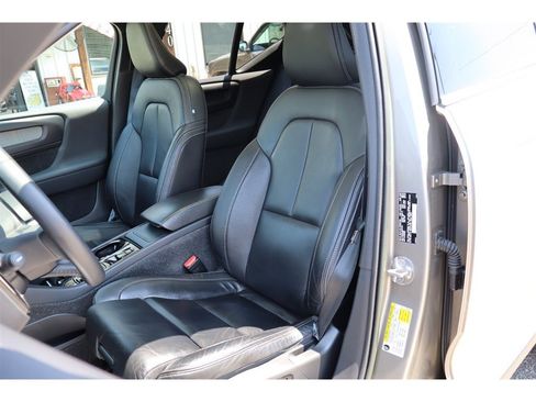 Used 2022 Volvo XC40 T5 Inscription AWD/4WD image 11