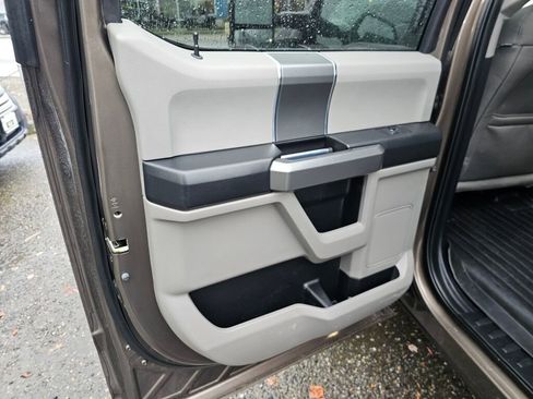 Used 2016 Ford F150 XLT w/ Equipment Group 302A Luxury image 22