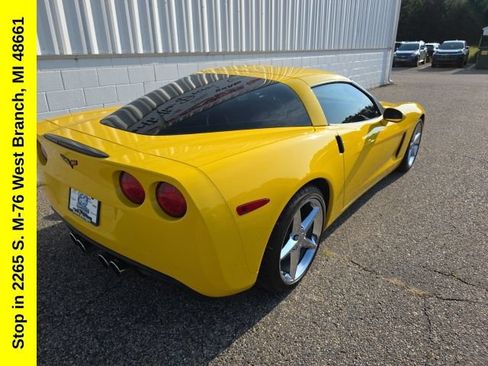 Used 2011 Chevrolet Corvette Coupe w/ Preferred Equipment Group RWD image 10