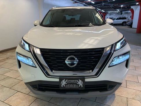 Used 2021 Nissan Rogue SV w/ Premium Package image 4