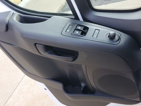 Used 2025 RAM ProMaster 2500 w/ Convenience Group image 7