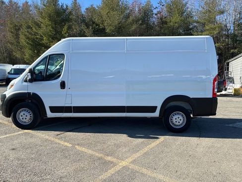 Used 2025 RAM ProMaster 2500 w/ Convenience Group image 6