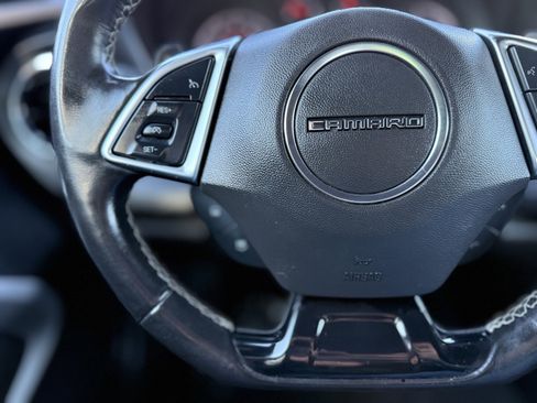 Used 2020 Chevrolet Camaro LT image 27