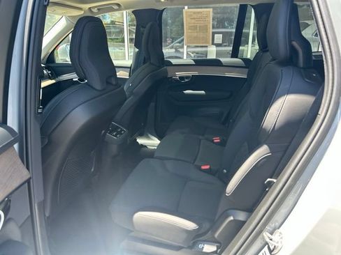 Certified 2025 Volvo XC90 B6 Plus AWD/4WD image 17