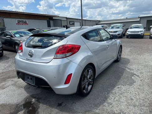 Used 2016 Hyundai Veloster w/ Option Group 03 FWD image 6