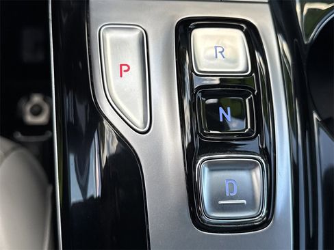 Used 2024 Hyundai Tucson Limited image 32