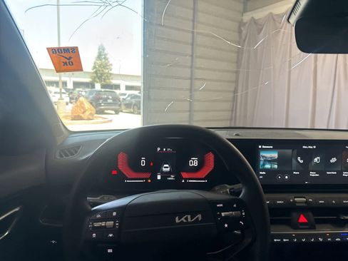 Used 2025 Kia K4 FWD image 22