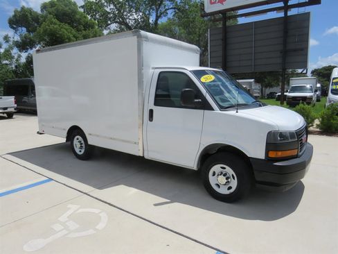 Used 2021 GMC Savana 3500 RWD image 14