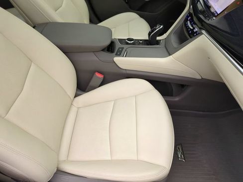 Certified 2024 Cadillac XT6 Premium Luxury w/ LPO, Floor Liner Package AWD/4WD image 28