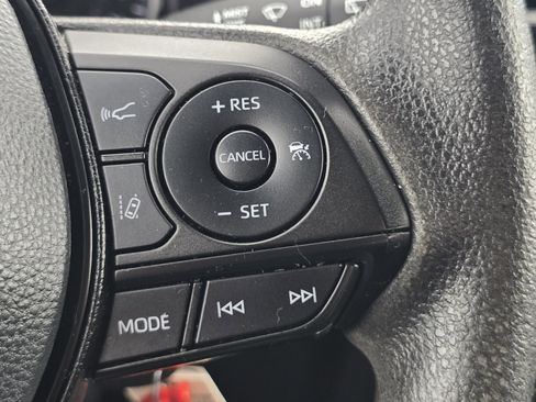 Certified 2022 Toyota RAV4 LE AWD/4WD image 30