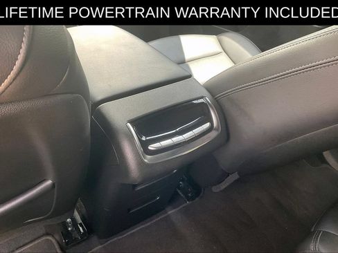 Used 2024 Cadillac XT6 Luxury FWD image 24