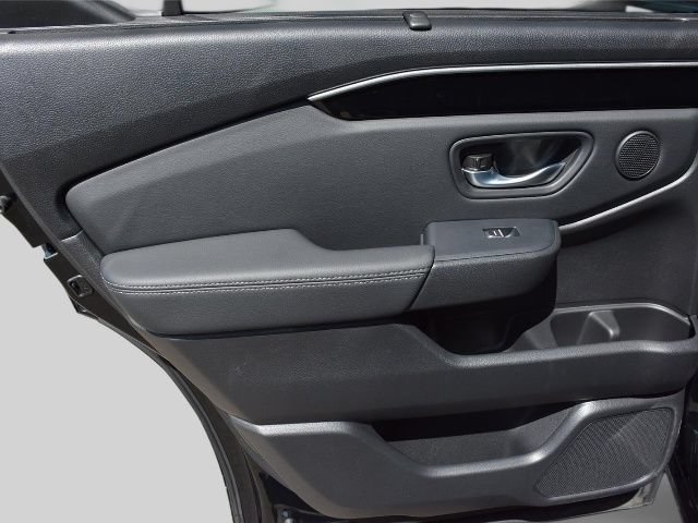 Certified 2025 Honda Pilot EX-L image 16
