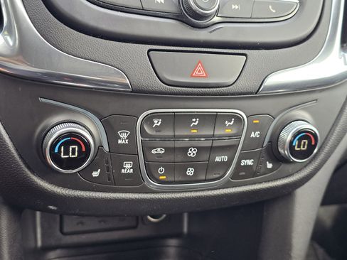 Used 2020 Chevrolet Equinox LT FWD image 19