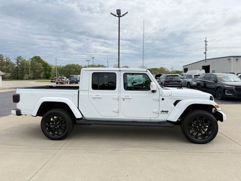 Used 2023 Jeep Gladiator Overland AWD/4WD image 7