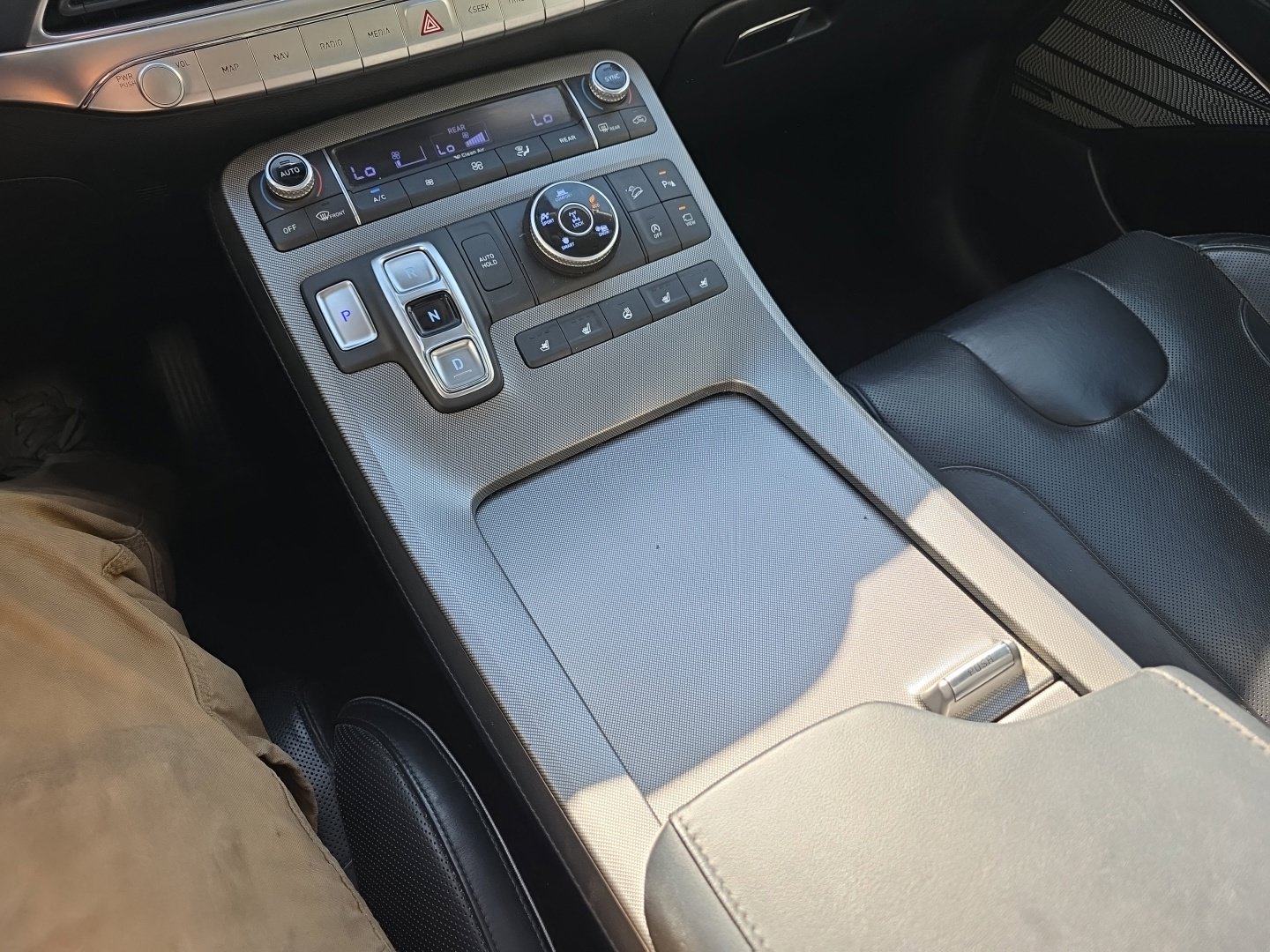 Used 2020 Hyundai Palisade Limited AWD/4WD image 17