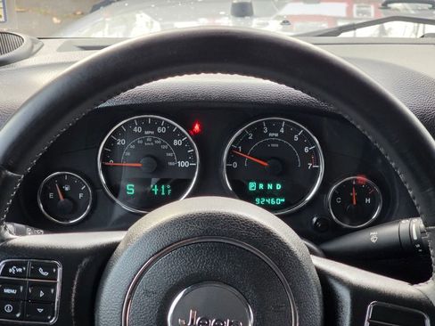 Used 2018 Jeep Wrangler Unlimited Sport w/ Connectivity Group image 17