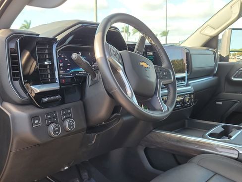 Used 2024 Chevrolet Silverado 2500 LTZ w/ LTZ Plus Package image 9