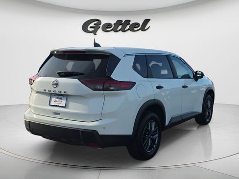 Used 2024 Nissan Rogue S FWD image 5