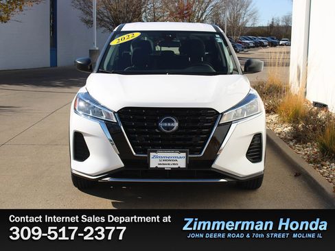 Used 2022 Nissan Kicks S image 4