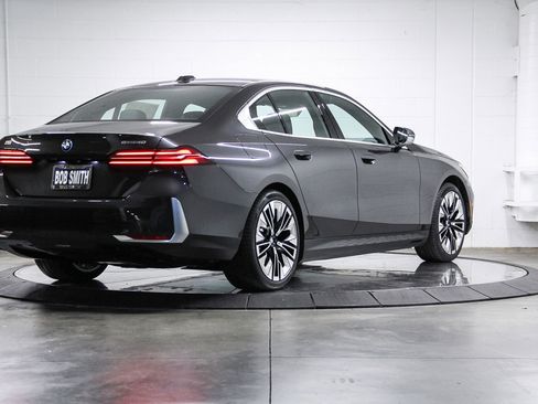 New 2026 BMW i5 eDrive40 w/ Premium Package image 6