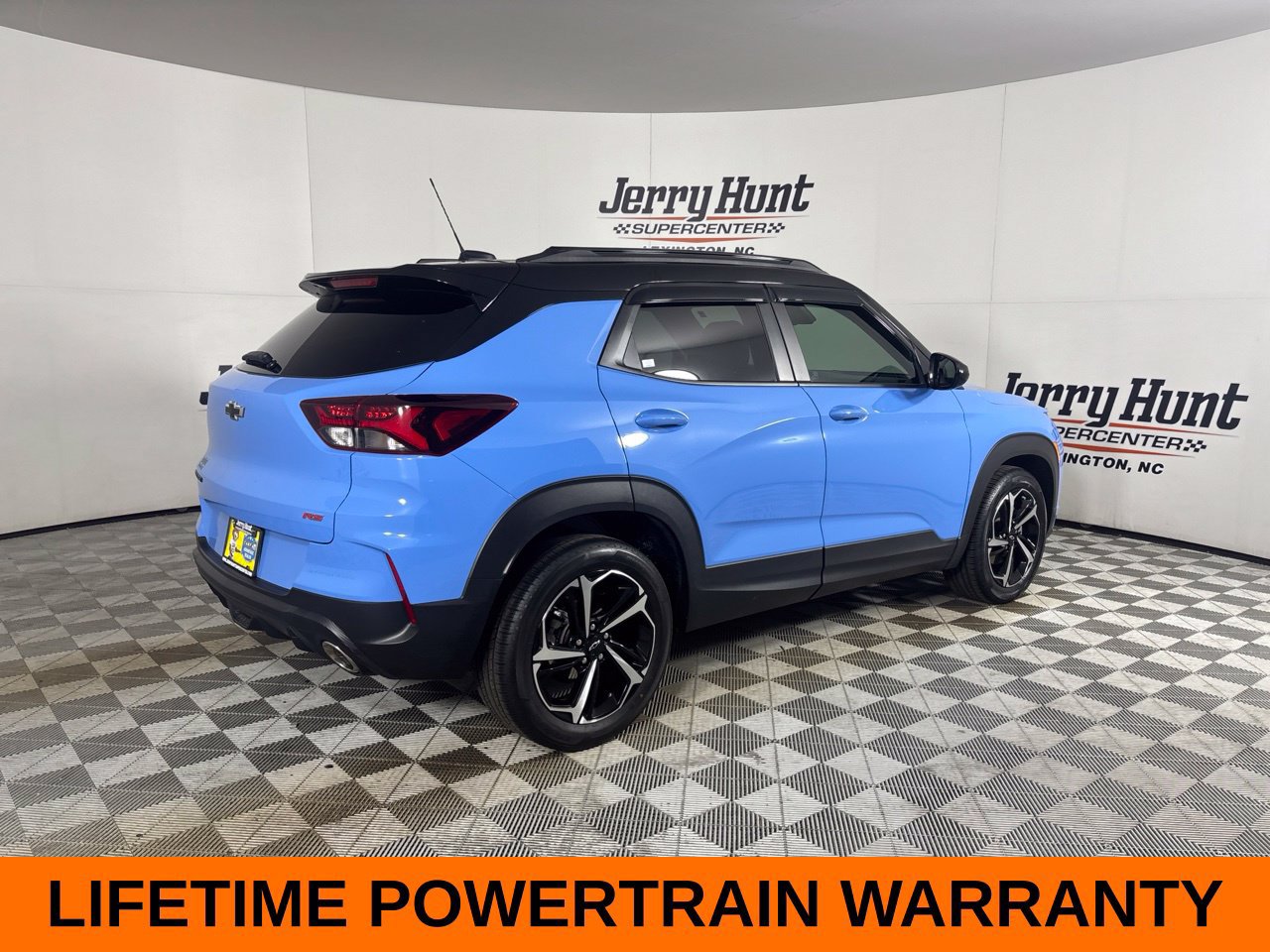 Used 2023 Chevrolet TrailBlazer RS w/ Sun and Liftgate Package FWD image 6