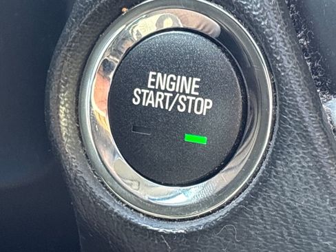 Used 2018 GMC Yukon SLT image 16