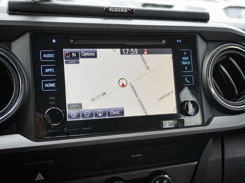 Used 2019 Toyota Tacoma TRD Off-Road image 24