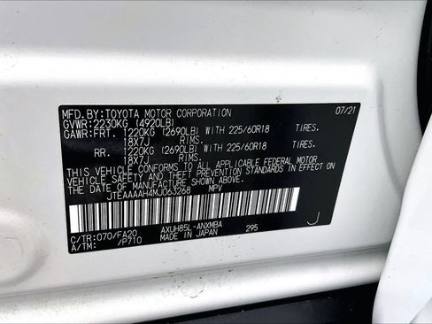 Used 2021 Toyota Venza LE AWD/4WD image 33
