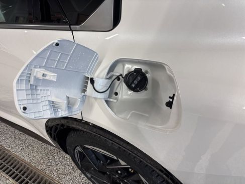 Used 2025 Kia K4 GT-Line w/ GT-Line Premium Package image 48